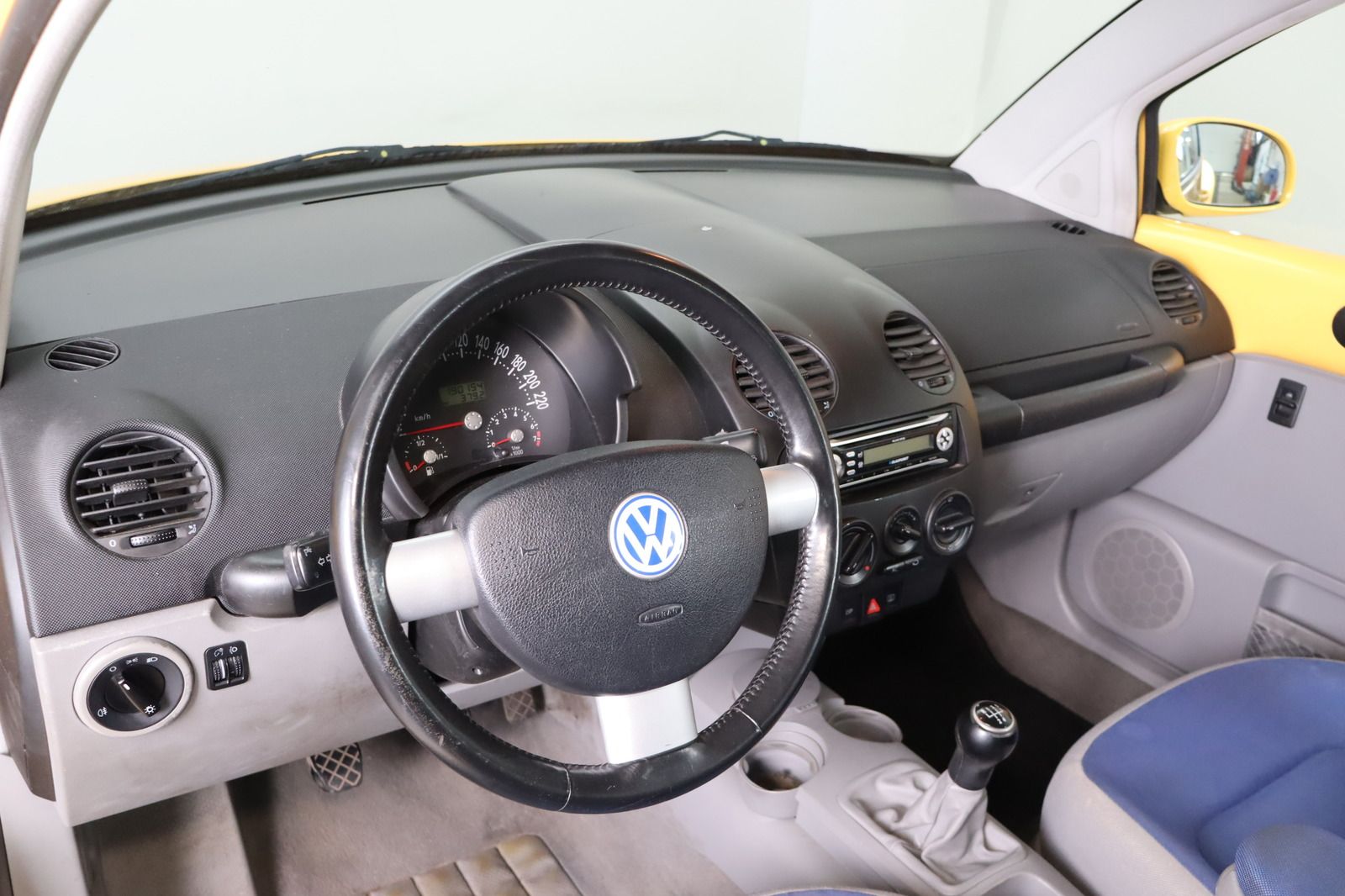 Fahrzeugabbildung Volkswagen New Beetle 1.6 en vogue * HU/AU bis 04.2026 *