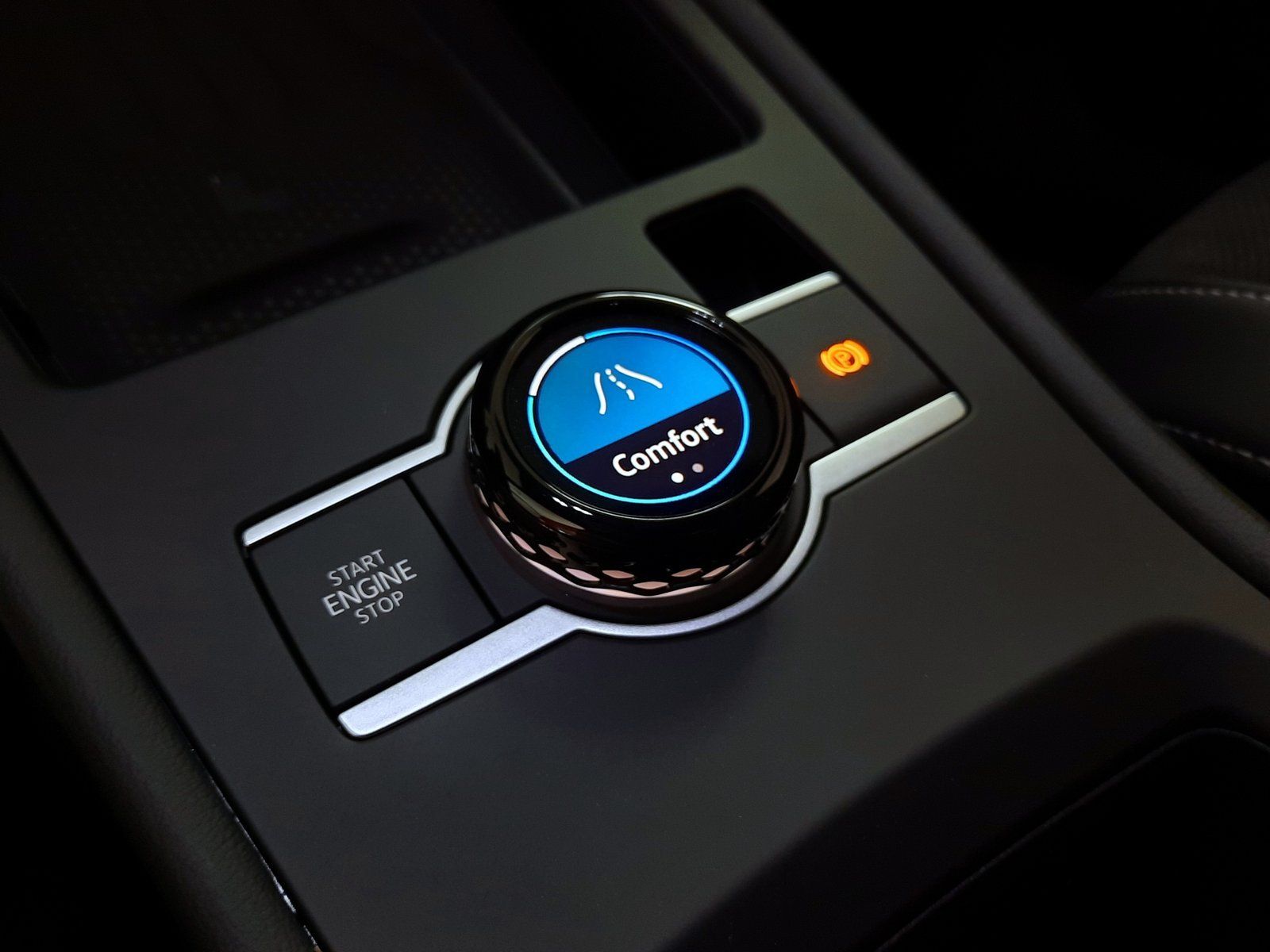 Fahrzeugabbildung Volkswagen T-Roc eTSI R-Line Black&Style DSG *AHK*Cam*ACC*