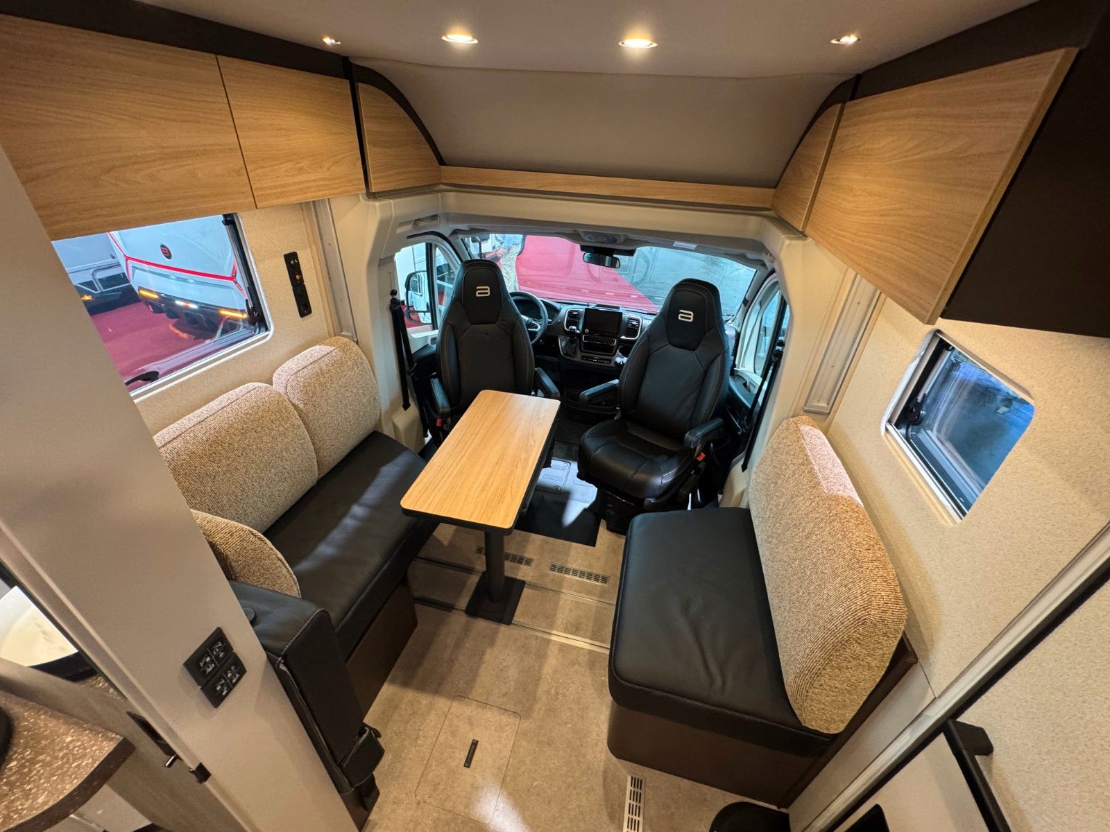 Fahrzeugabbildung Bürstner Signature SFT 7.4 NEUHEIT MODELL 2026!