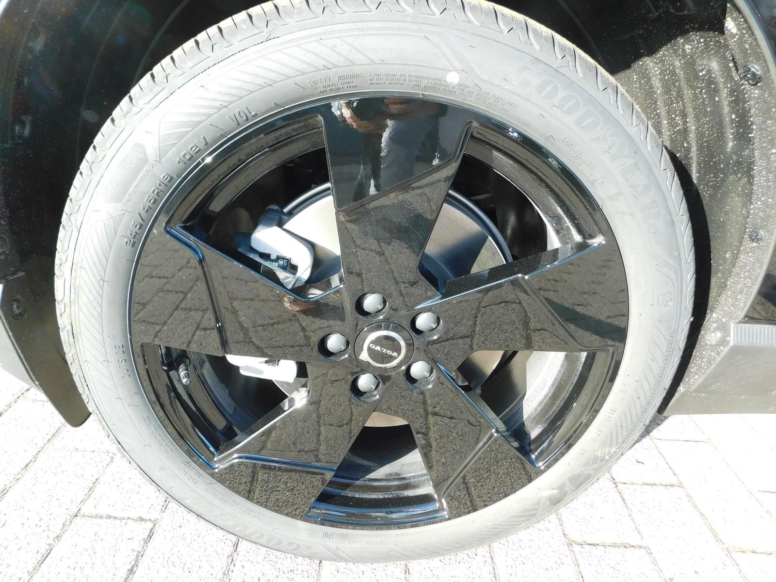 Fahrzeugabbildung Volvo EX30 single Motor ext. Range Plus Black Edition