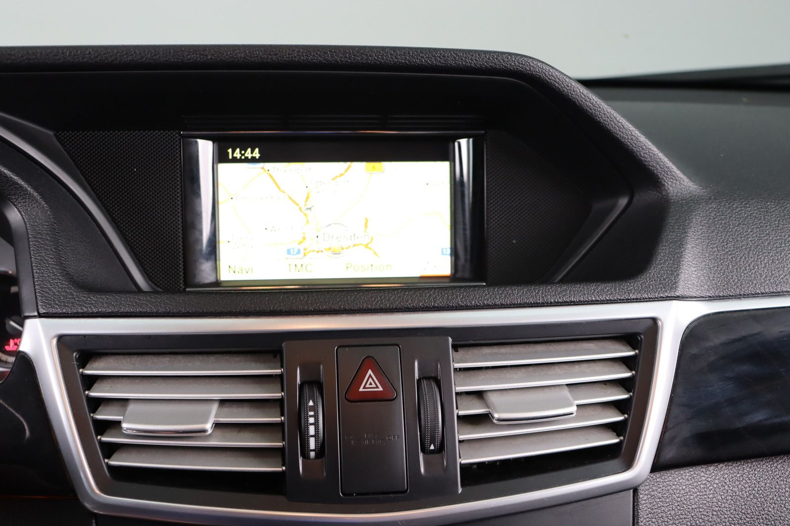 Fahrzeugabbildung Mercedes-Benz E 200 AVANTGARDE * Xenon * HU/AU 07.26