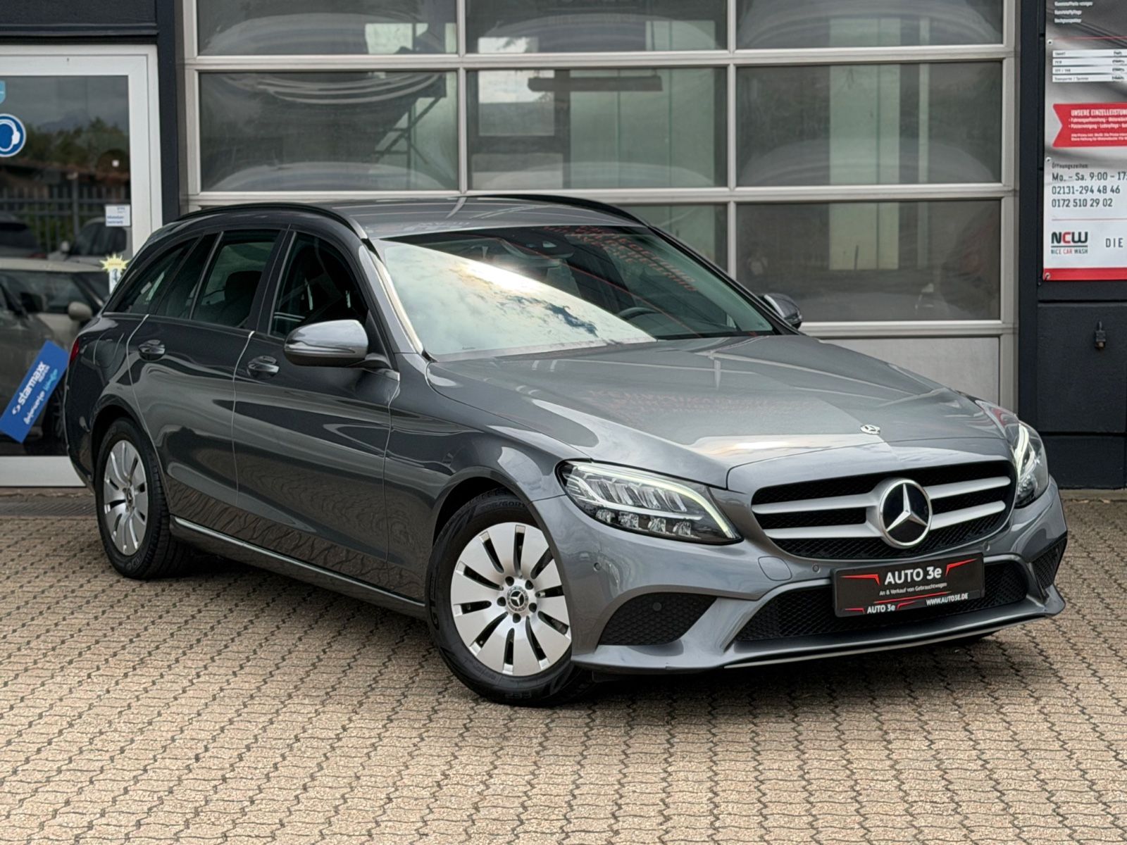 MERCEDES-BENZ C 220 d T Navi Comand Kamera LED AHK...