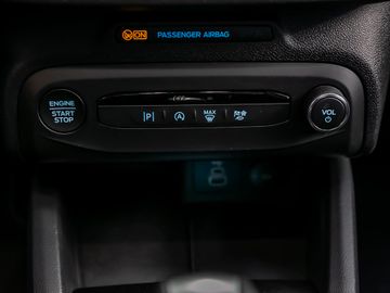 Ford Focus 1.0 Titanium Stauassistent Kamera Navi