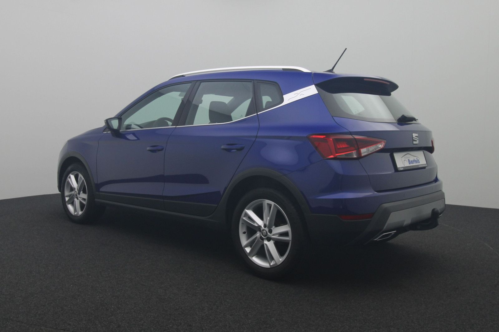 Fahrzeugabbildung SEAT Arona 1.5 FR-Design NAVI AHK KAMERA