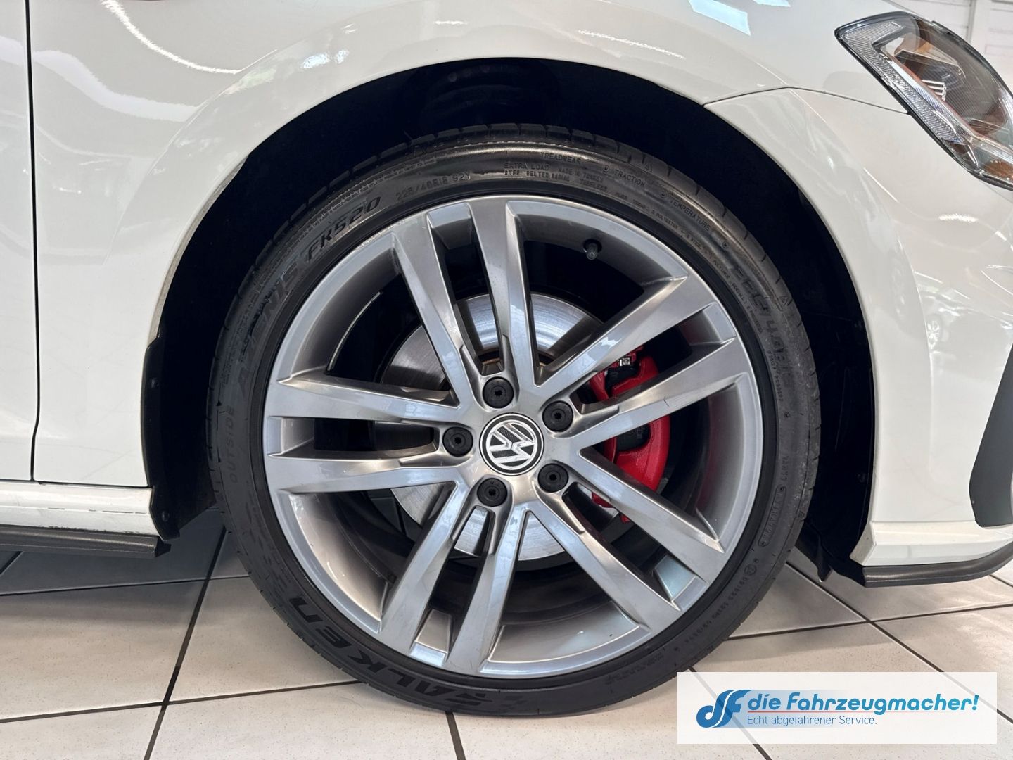 Fahrzeugabbildung Volkswagen Golf VII GTI DSG TOP-Panodach Navi VOLL-LED ACC