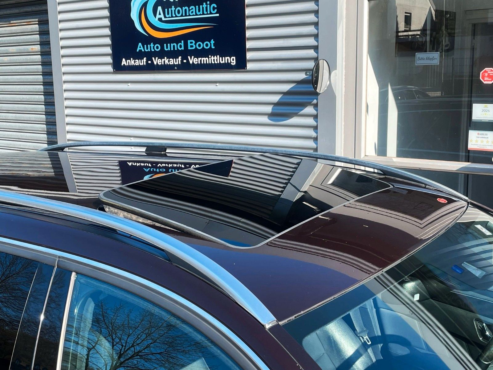 Fahrzeugabbildung Mercedes-Benz E 300 T CDI 7G AUT**AMG**LEDER NAVI GLASSD XENON