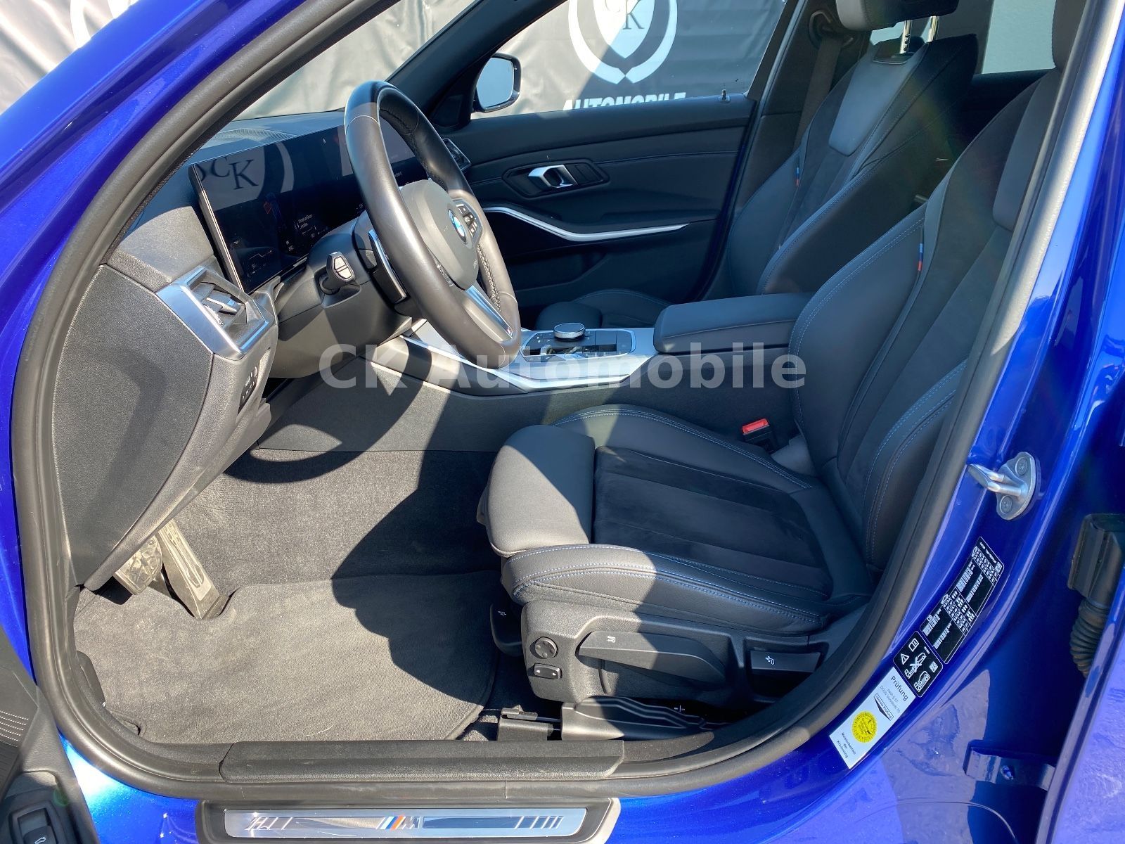 Fahrzeugabbildung BMW 320d xDrive Touring M-Sport/Navi/LED/ACC/360°Kam