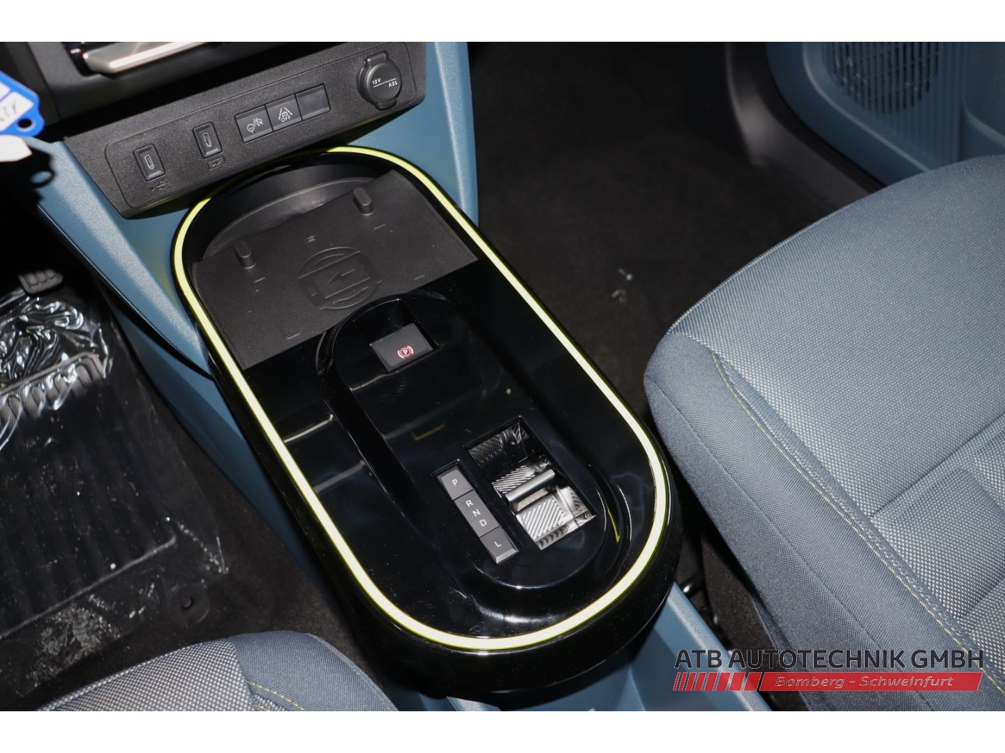 Fahrzeugabbildung Fiat Grande Panda La Prima Hybrid 1.2 eDCT Winter-Pak