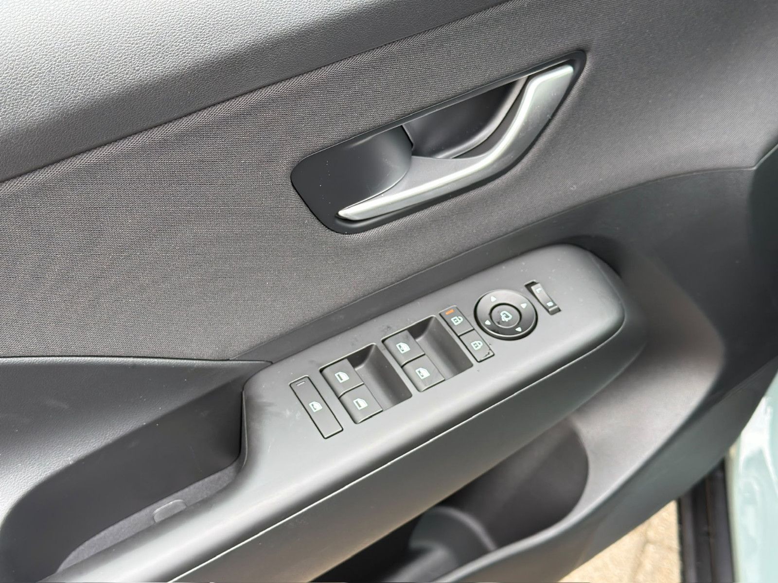 Fahrzeugabbildung Hyundai KONA 1.6 T-GDI Trend *Navi*Totwinkl*ACC*LED*360°