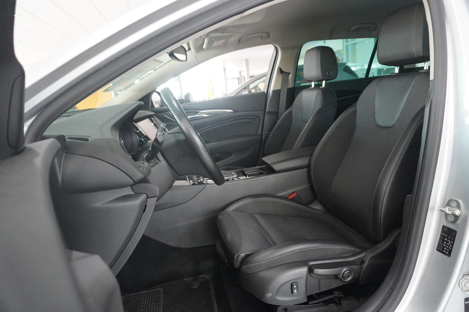 Fahrzeugabbildung Opel Insignia B ST 1.5T DYNAM. NAVI/LED/KAMERA/VIRTU.