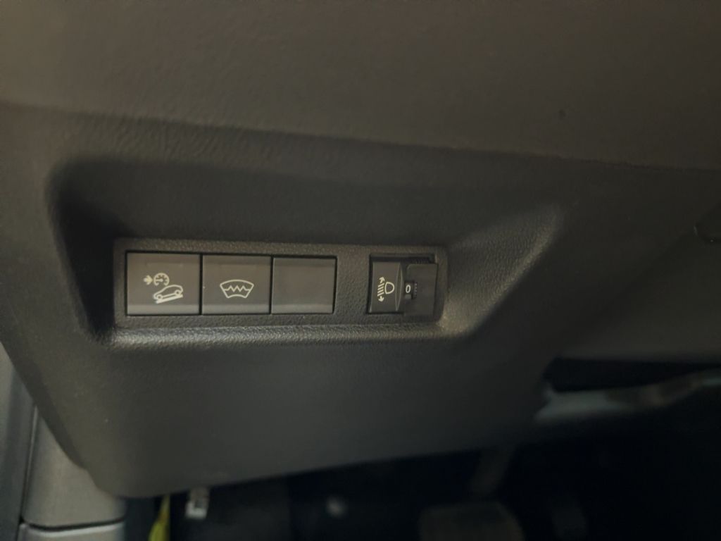 Fahrzeugabbildung Jeep Avenger Altitude Electric NAVI ALLWETTER WINTER