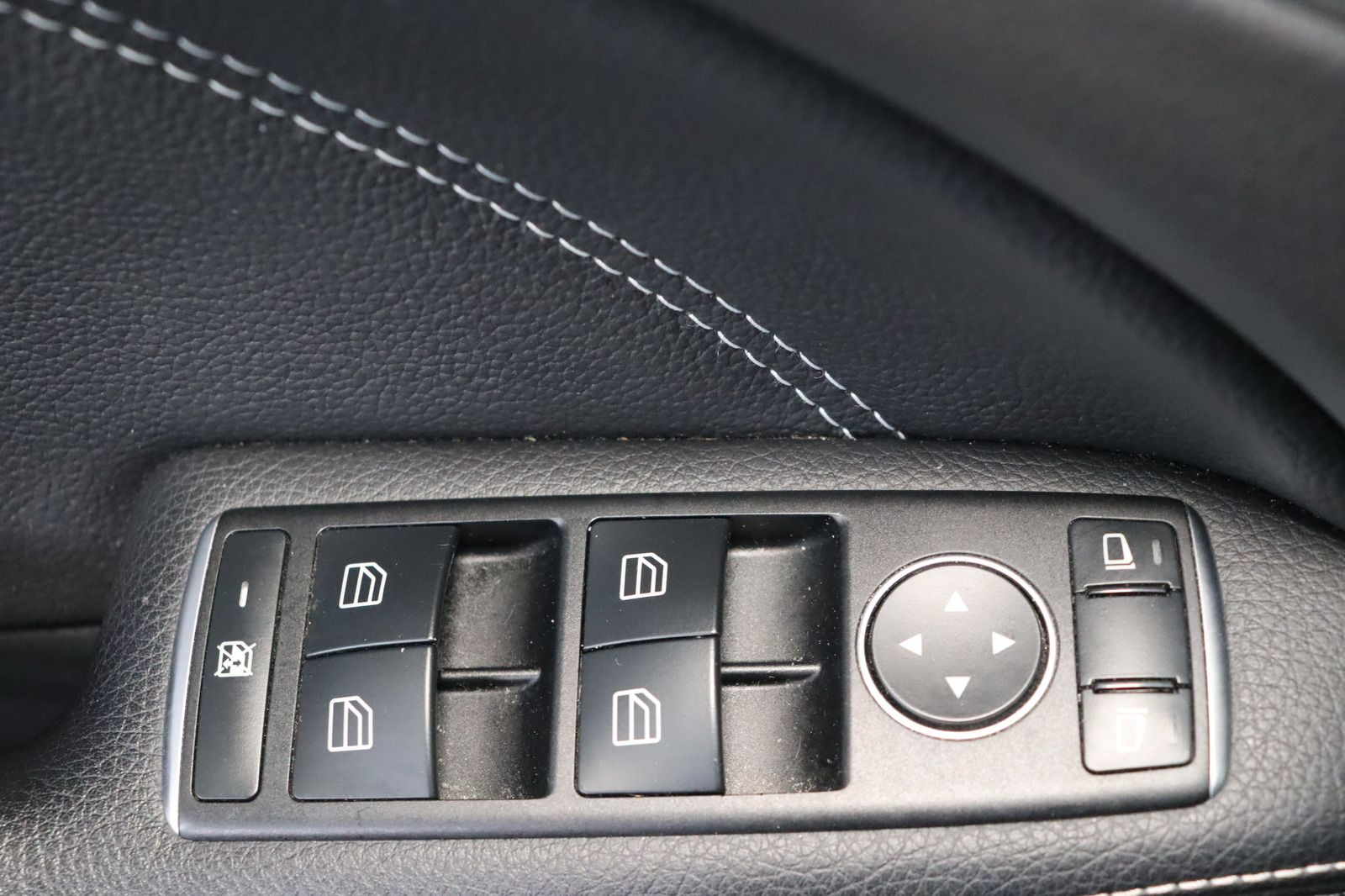 Fahrzeugabbildung Mercedes-Benz B 180 d * LED * Navigation