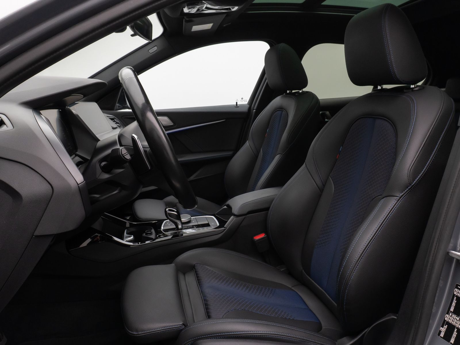 Fahrzeugabbildung BMW 120i M Sport Panorama DAB HiFi Fernlichta 18Zoll