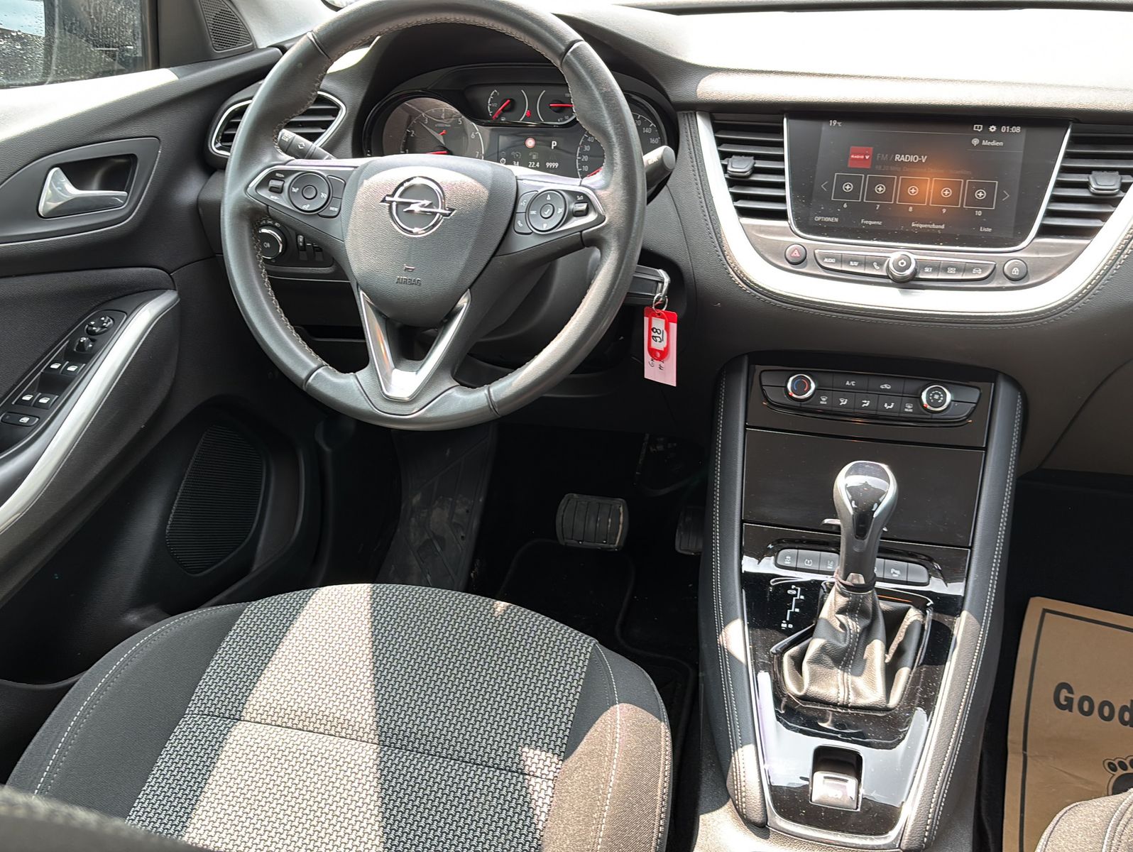 Fahrzeugabbildung Opel Grandland X 1.2 Turbo 96kW Edition Auto