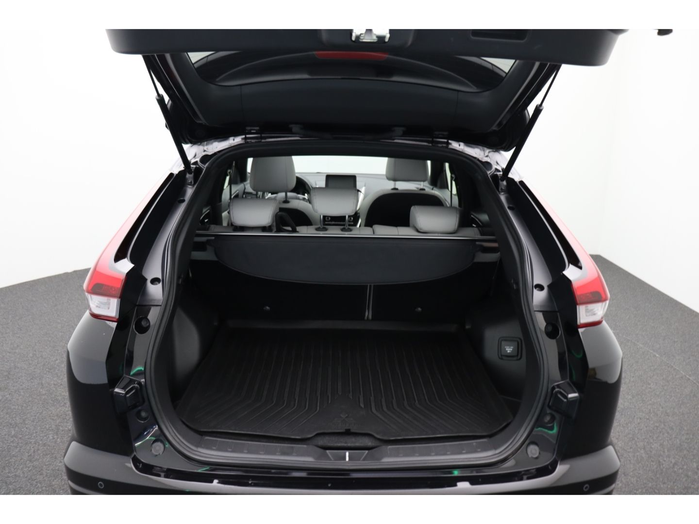 Fahrzeugabbildung Mitsubishi Eclipse Cross Top Hybrid 4WD ACC Pano Schiebedac