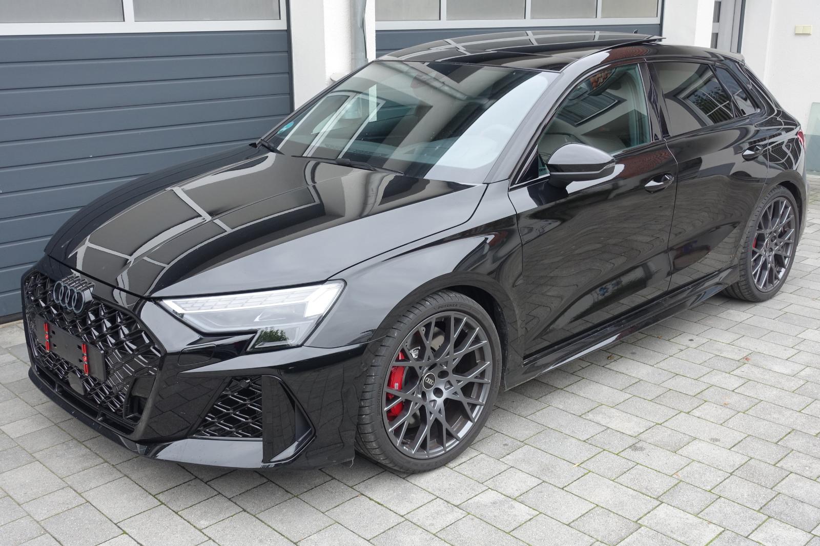 Audi RS3 Sportback Schalensitze 280 Pano AdapFahrwerk