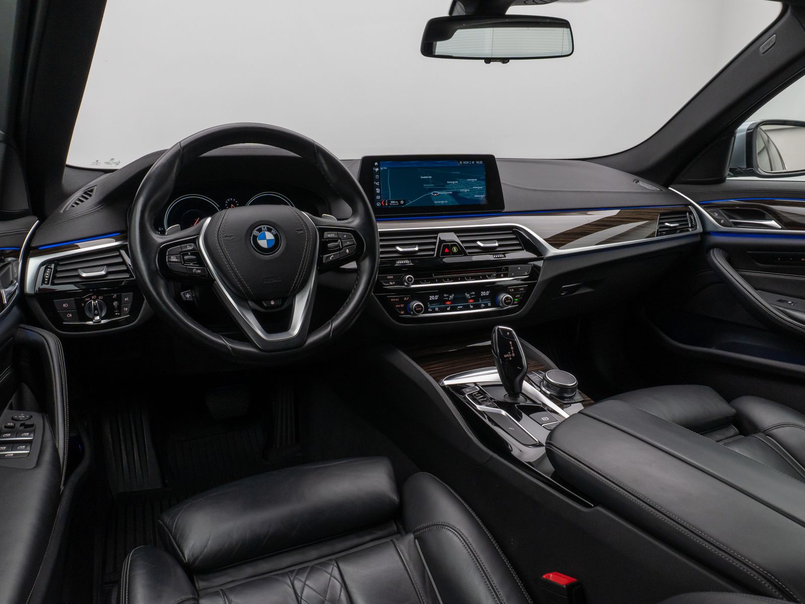 Fahrzeugabbildung BMW 540i xD Luxury Line Kamera HUD HiFi Komfort AHK