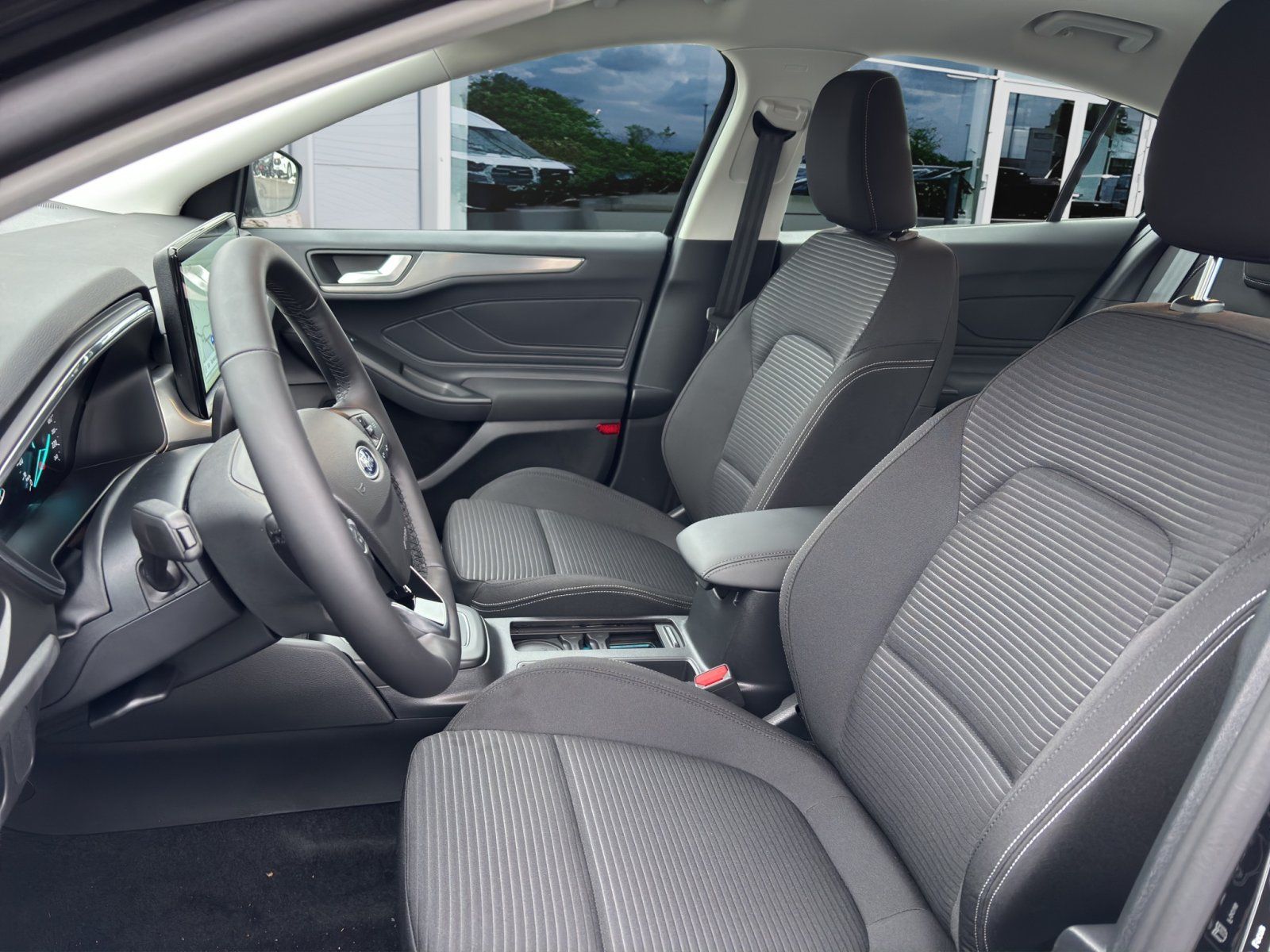 Fahrzeugabbildung Ford Focus 1.0 Ecoboost Titanium ##Easy-Parking-Paket