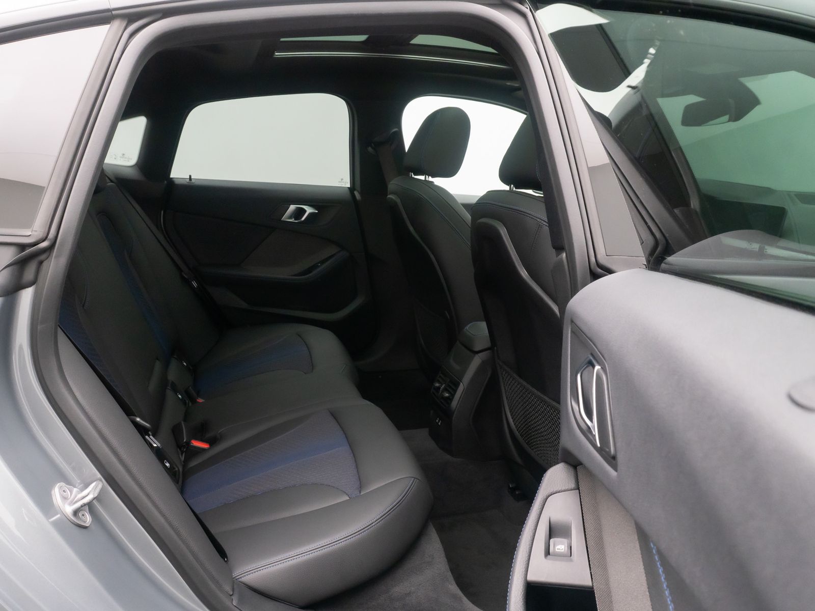 Fahrzeugabbildung BMW 218i Gran Coupé M Sport Kamera DAB HUD Panorama