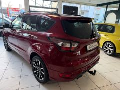 FORD Kuga ST-Line Navi SHZ AHK PDC KeyFree Ruby Rot
