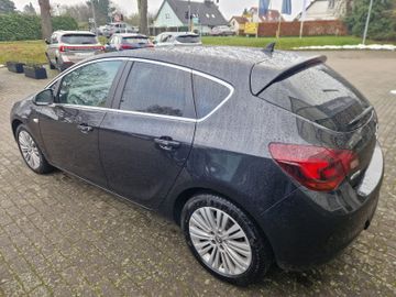 Bild 13 Opel Astra J Lim. 5-trg. Exklusiv