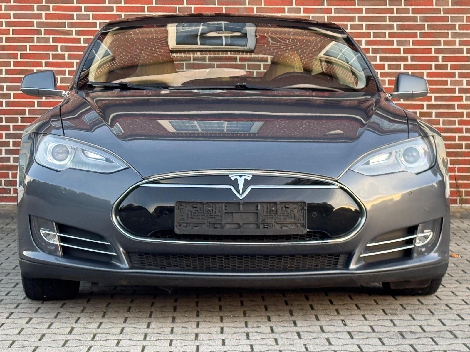 TESLA MODEL  - 421 CV - P85 - SUPERCHARGE GRATUITE