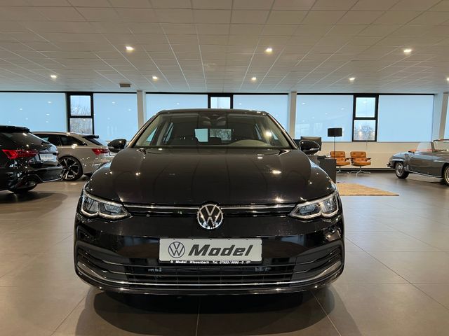 Volkswagen Golf 1.5 TSI Active | LED | Navi | App | DAB Volkswagen Golf 1.5 TSI Active | LED | Navi | App | DAB