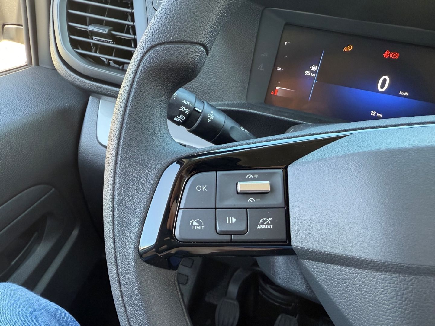 Fahrzeugabbildung Opel Vivaro Kasten Edition L2 2.0 Kamera+PDC+Carplay