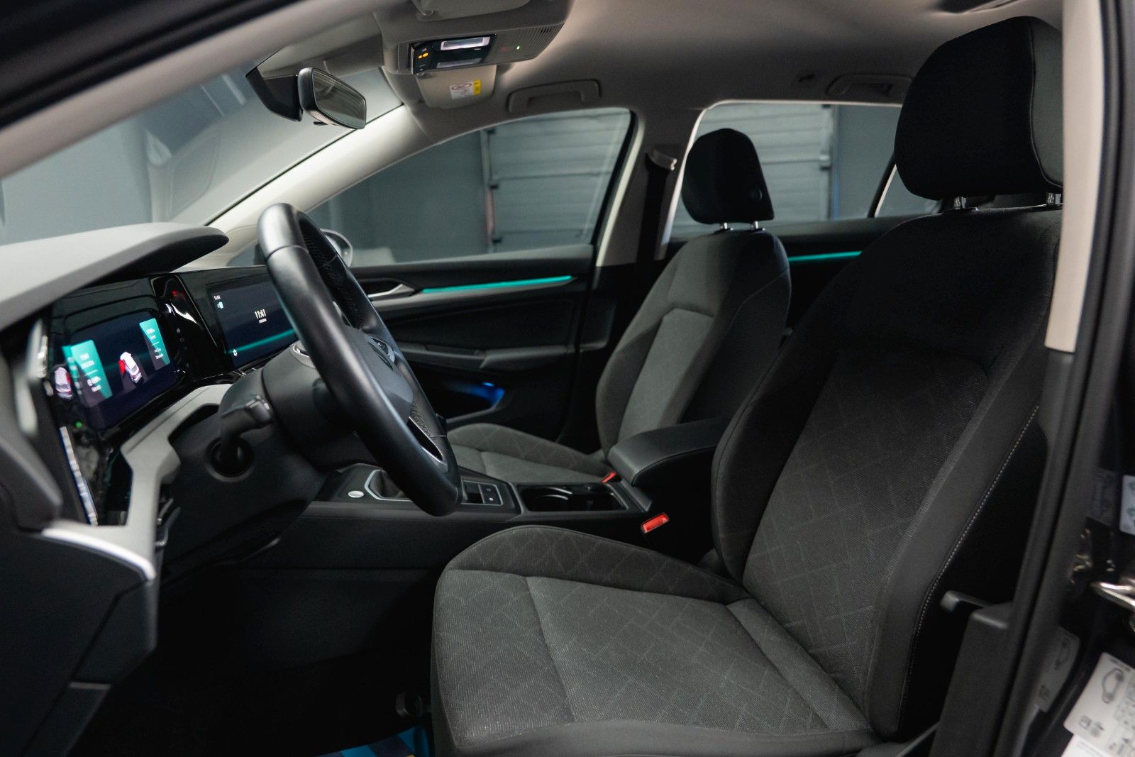Fahrzeugabbildung Volkswagen Golf VIII Variant 2.0 TDI Life *ACC*LED*DAB*19%*