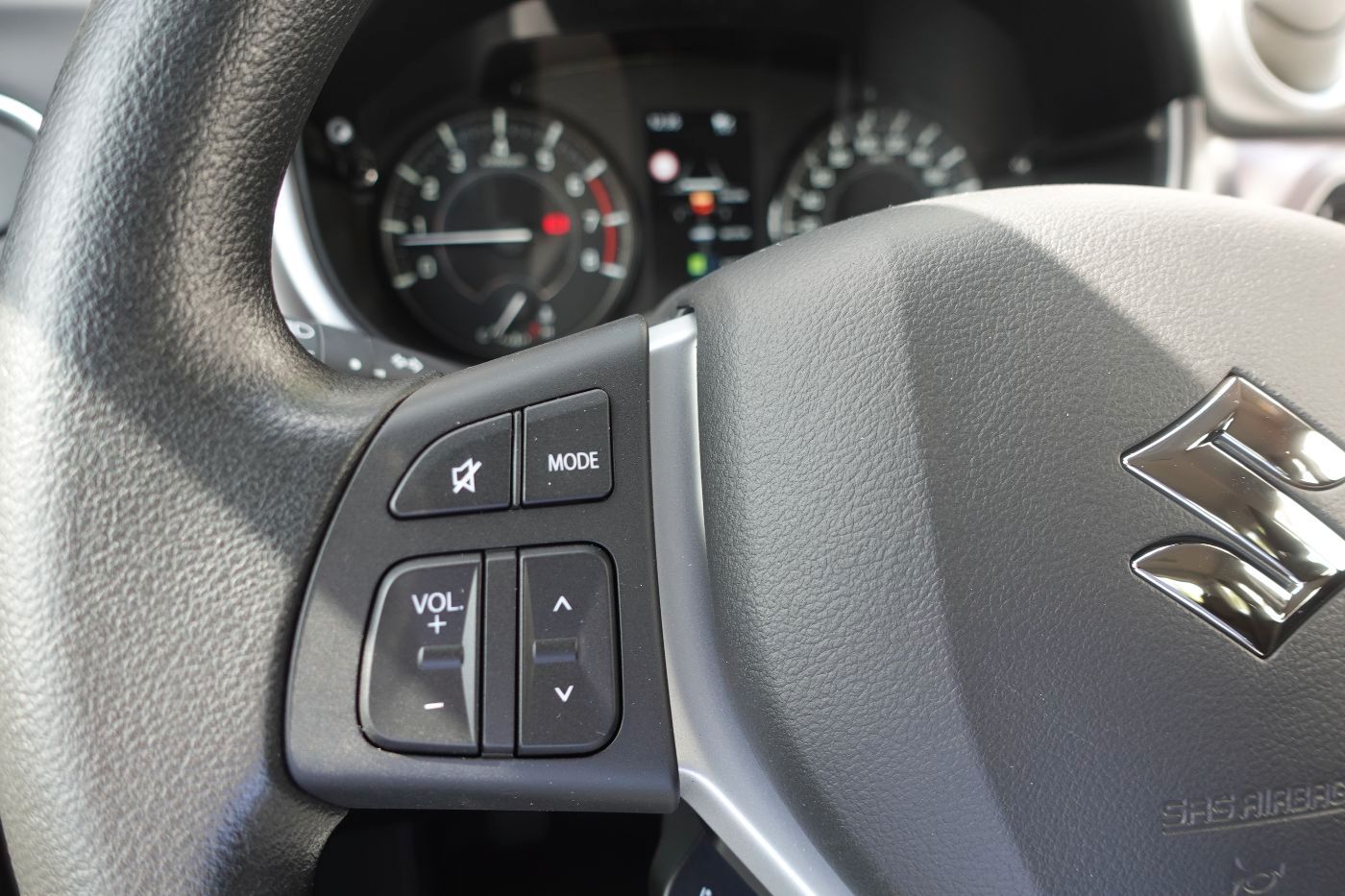 Fahrzeugabbildung Suzuki Vitara 1.4Hybrid Club Navi, Kamera,PDC,LED