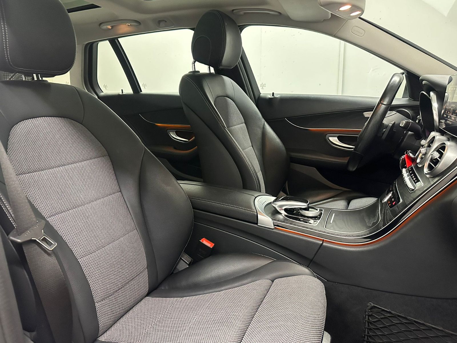 Fahrzeugabbildung Mercedes-Benz C 220 d 4MATIC T AVANTGARDE PANORAMA*DISTRO*