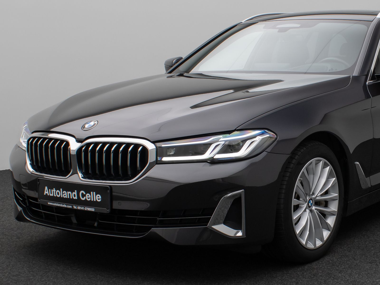 Fahrzeugabbildung BMW 540d xD LuxuryLine Panorama Laser Kamera HUD H/K