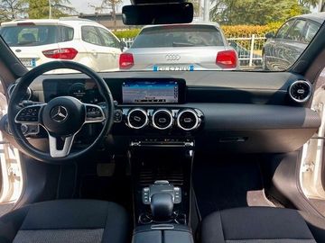 Mercedes CLA 200 Shooting Brake - 12