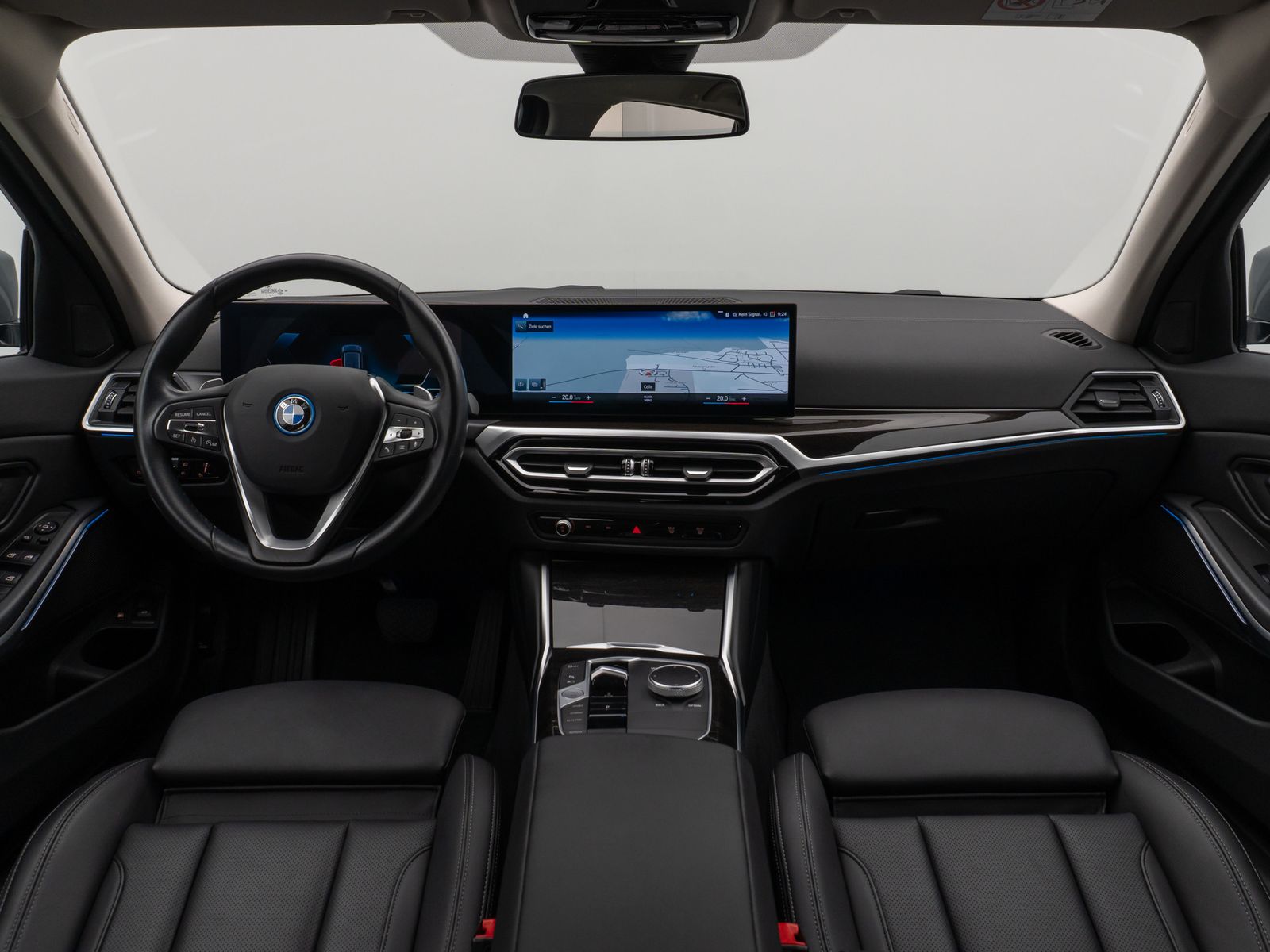 Fahrzeugabbildung BMW 320e Kamera DAB HiFi Sport Leder WidscreenDispl