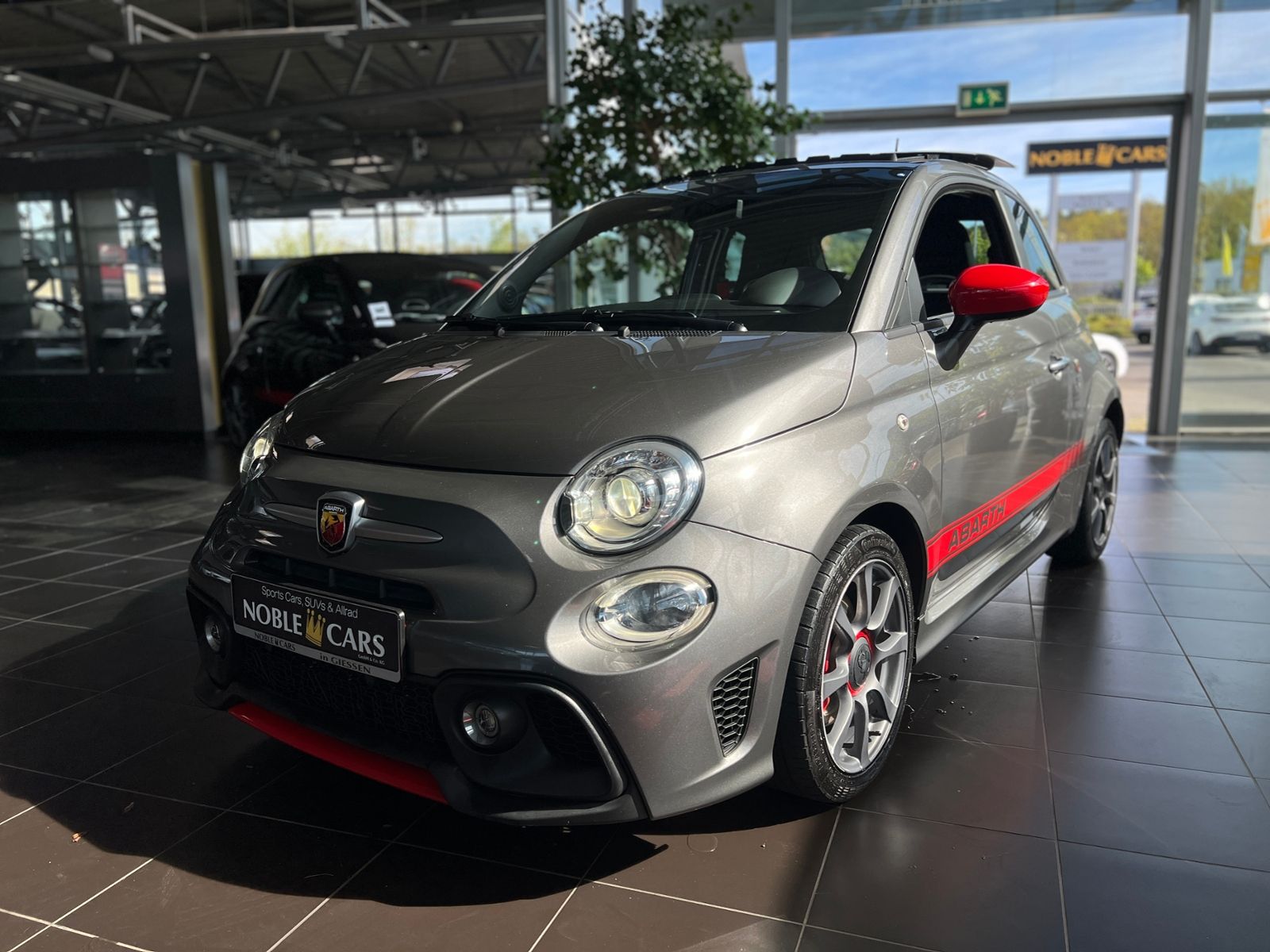 Fahrzeugabbildung Abarth 595 Skydome PANO XEN NAV SHZ PDC ALU