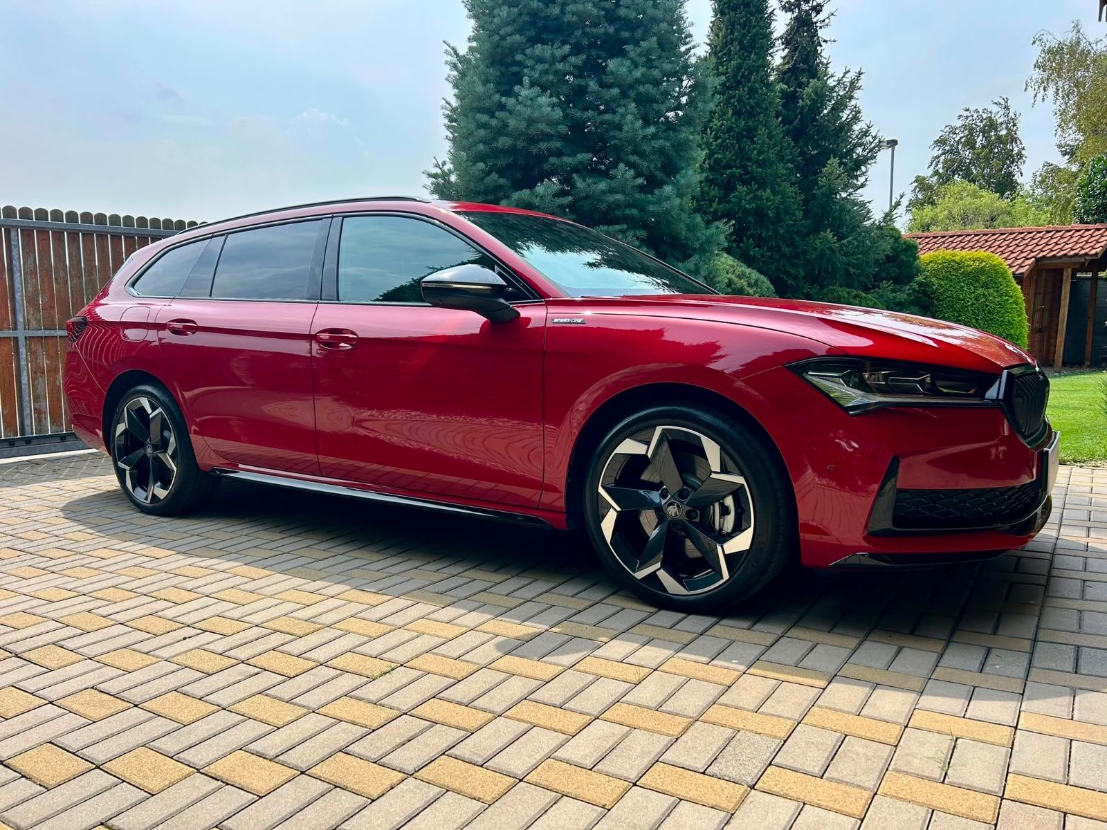 Skoda Superb Kombi 1.5 TSI iV Sportline*AHK*PANO imagem 3