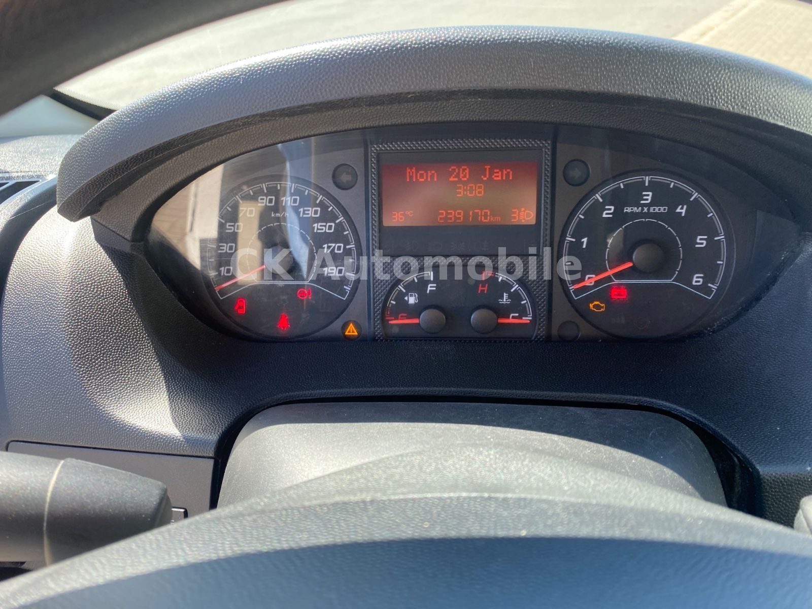 Fahrzeugabbildung Citroën Jumper Pritsche Doka. 35 L4 Heavy BlueHDi 130