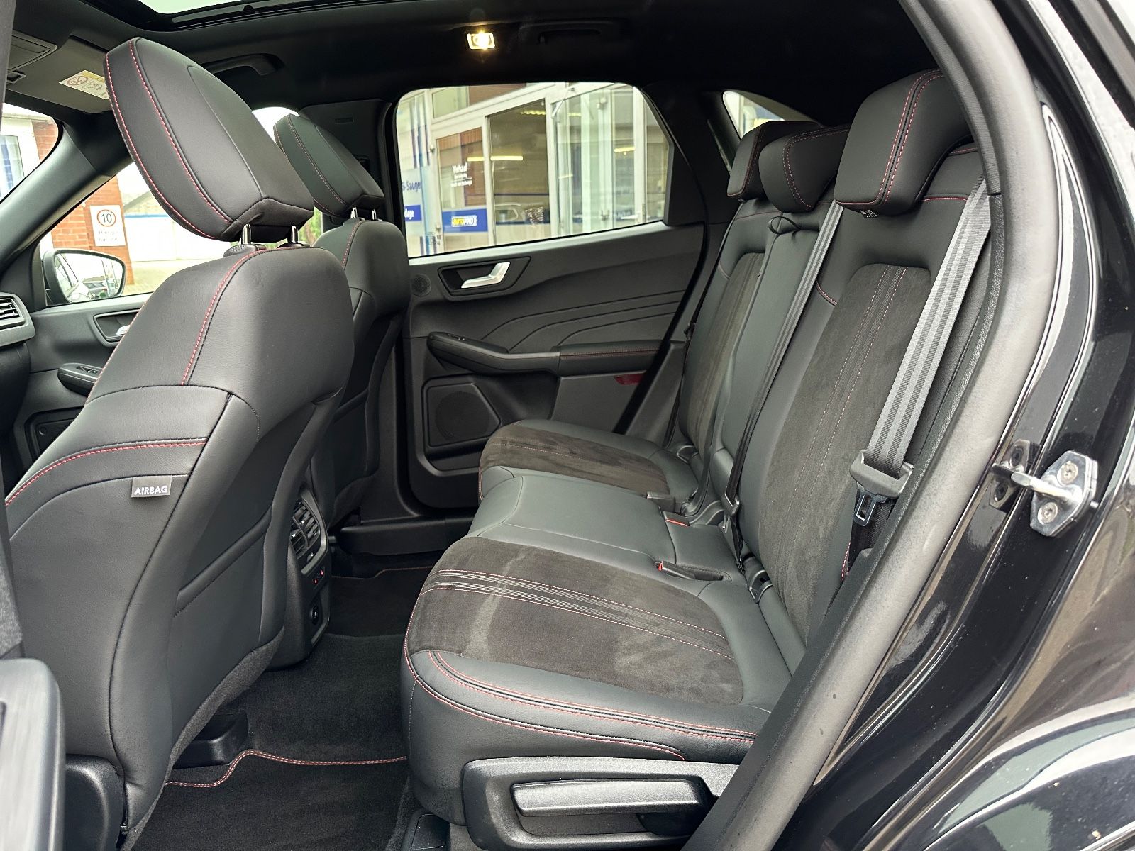 Fahrzeugabbildung Ford Kuga 1.5 EB ST Line X Pano/Matrix/HUD/B&O