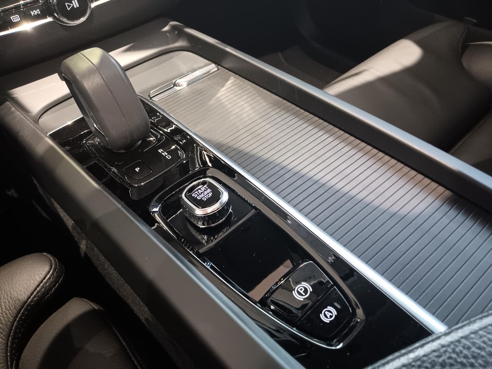 Fahrzeugabbildung Volvo XC60 T6 AWD Recharge Inscription