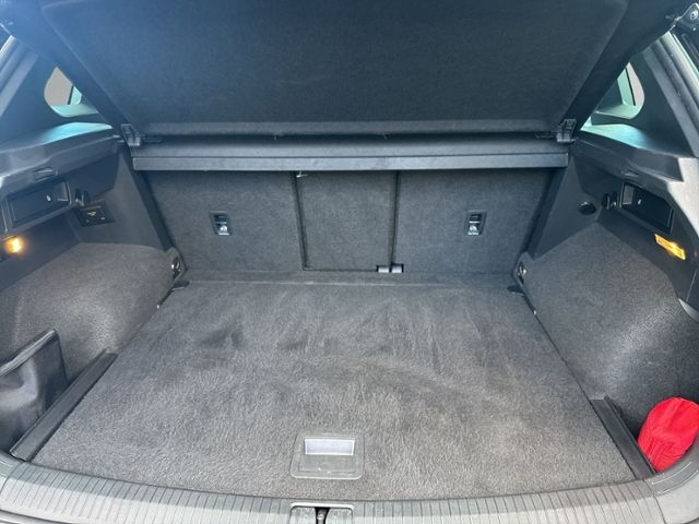 Tiguan 2.0 TDI R-LINE STANDHZ+IQ.LIGHT+NAVI+ACC+