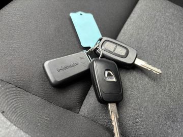 Dacia Duster Essential TCe 100 ECO-G 2WD *WEBASTO*