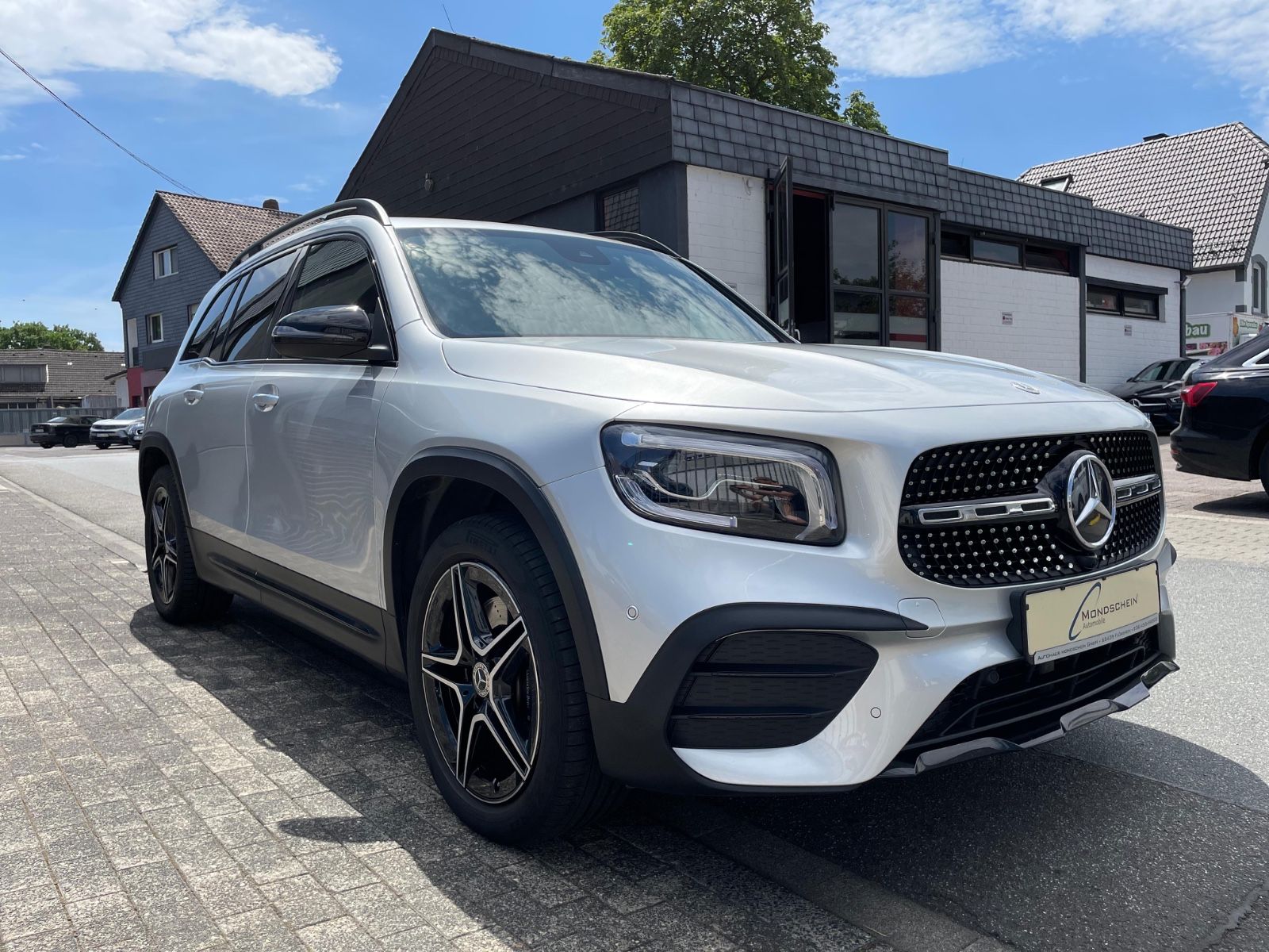 Fahrzeugabbildung Mercedes-Benz GLB 220 d |AMG|MBUX|Distr|Multibeam|AHK|Kamera