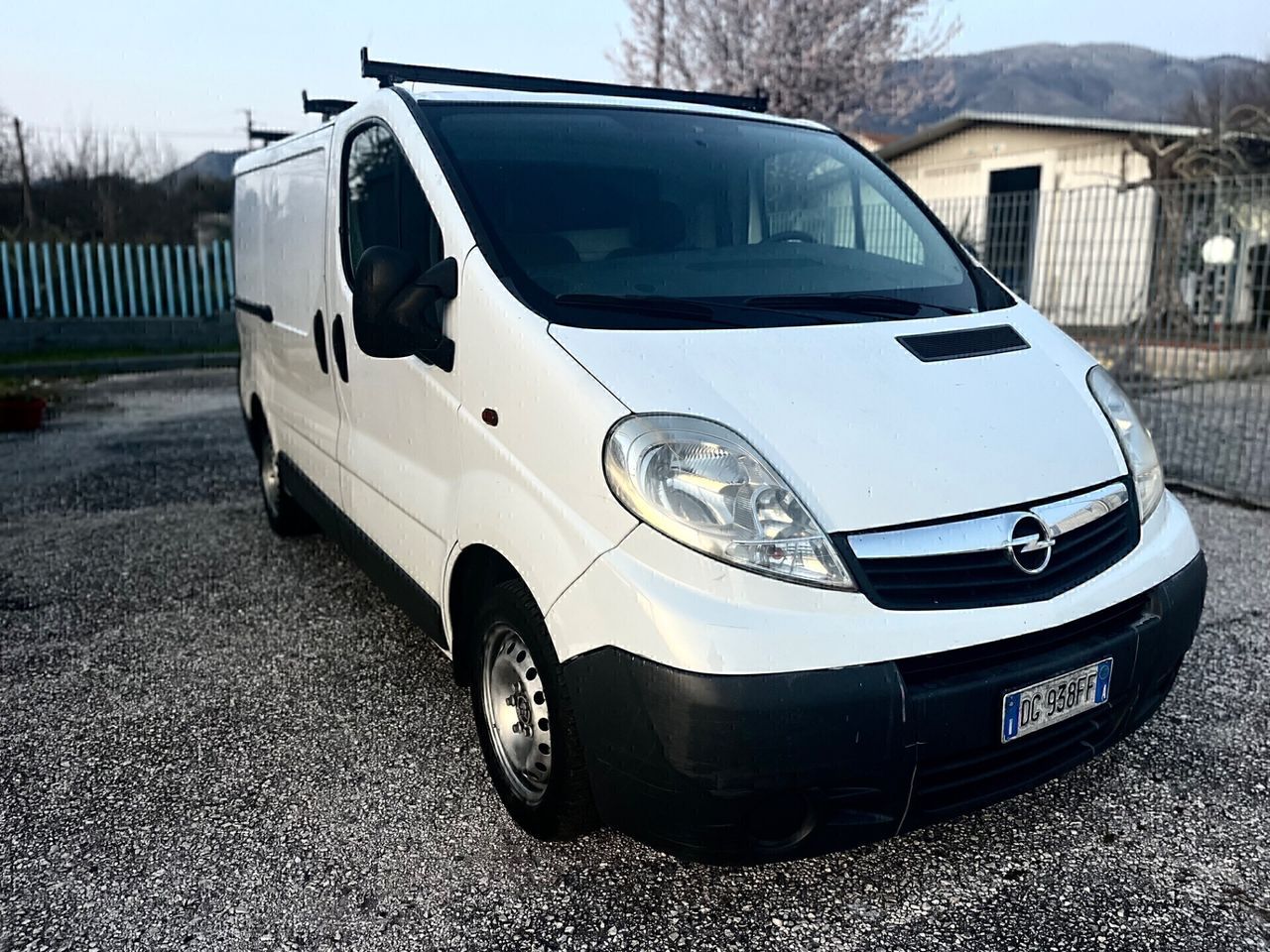 Opel Vivaro - 1