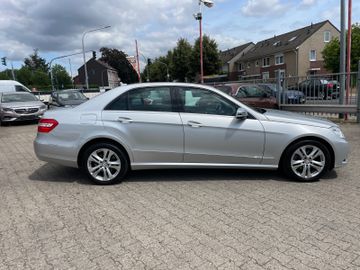 Mercedes E 200 - 5