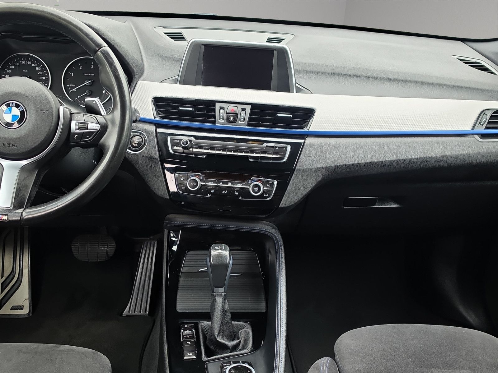 Fahrzeugabbildung BMW X1 xDrive 20 d M-Sport Automatik