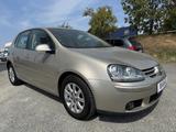 Volkswagen Golf V 1.6 FSI Highline XEN/NAV/ALCANTARA/PDC/SH - Volkswagen Golf mit Benzin-Antrieb: Beige, Limousine
