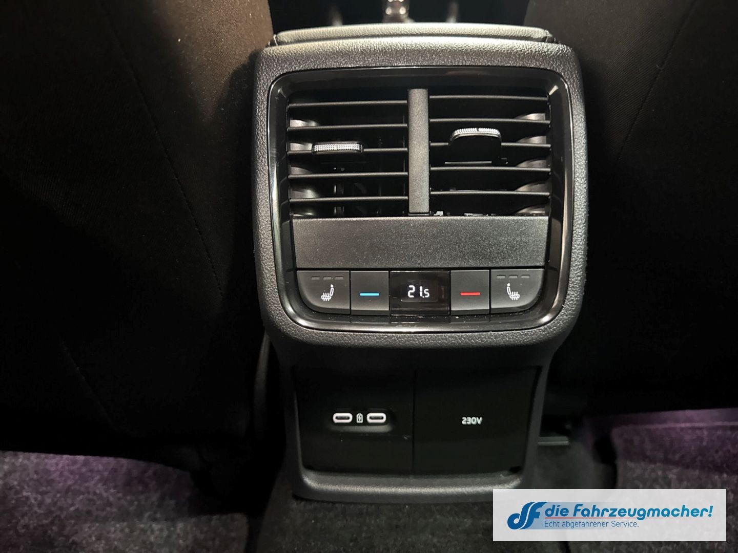 Fahrzeugabbildung SKODA Octavia Combi Clever Navi Digitales Cockpit LED