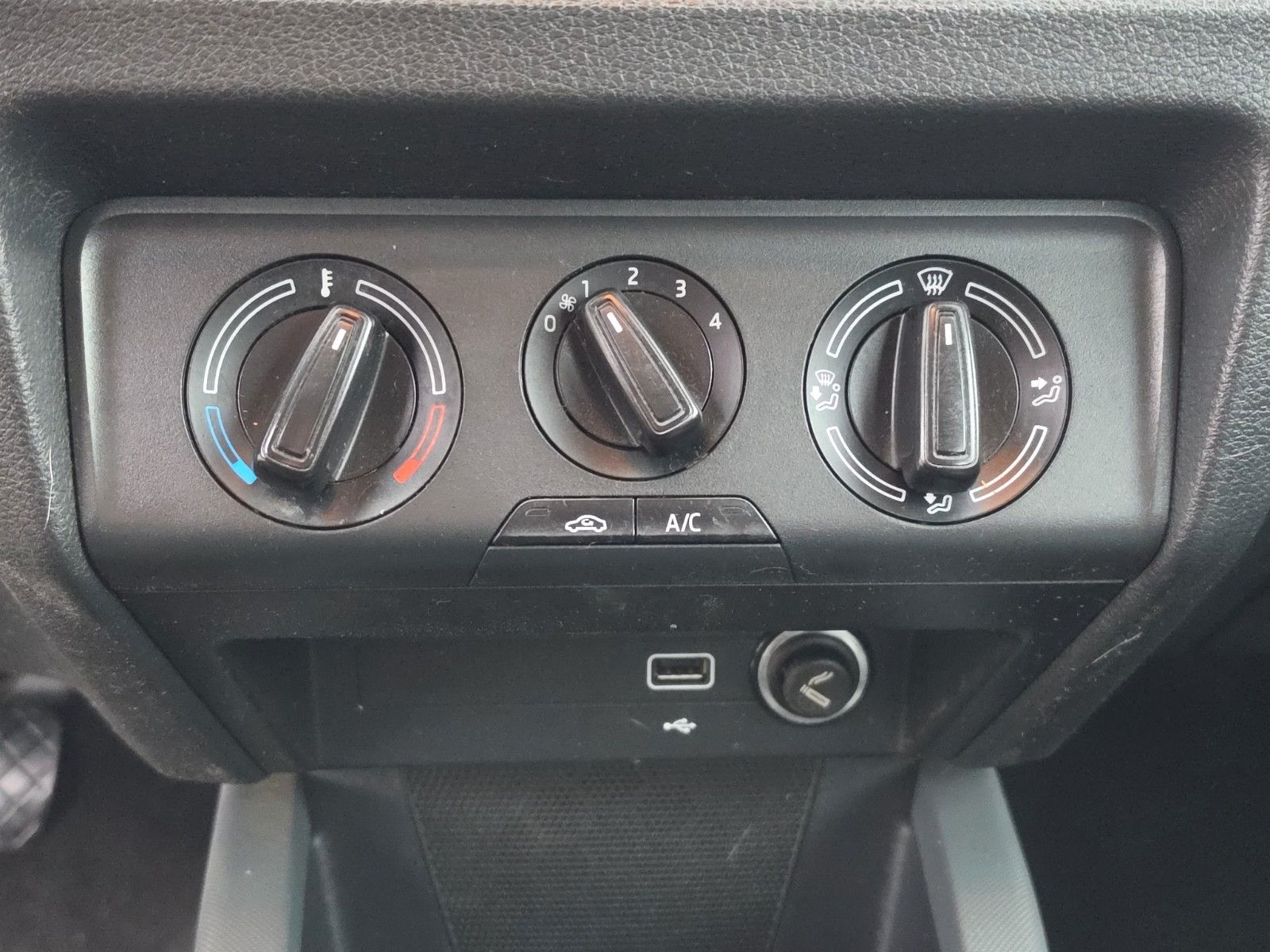 Fahrzeugabbildung SKODA Fabia Combi Cool Plus CarPlay