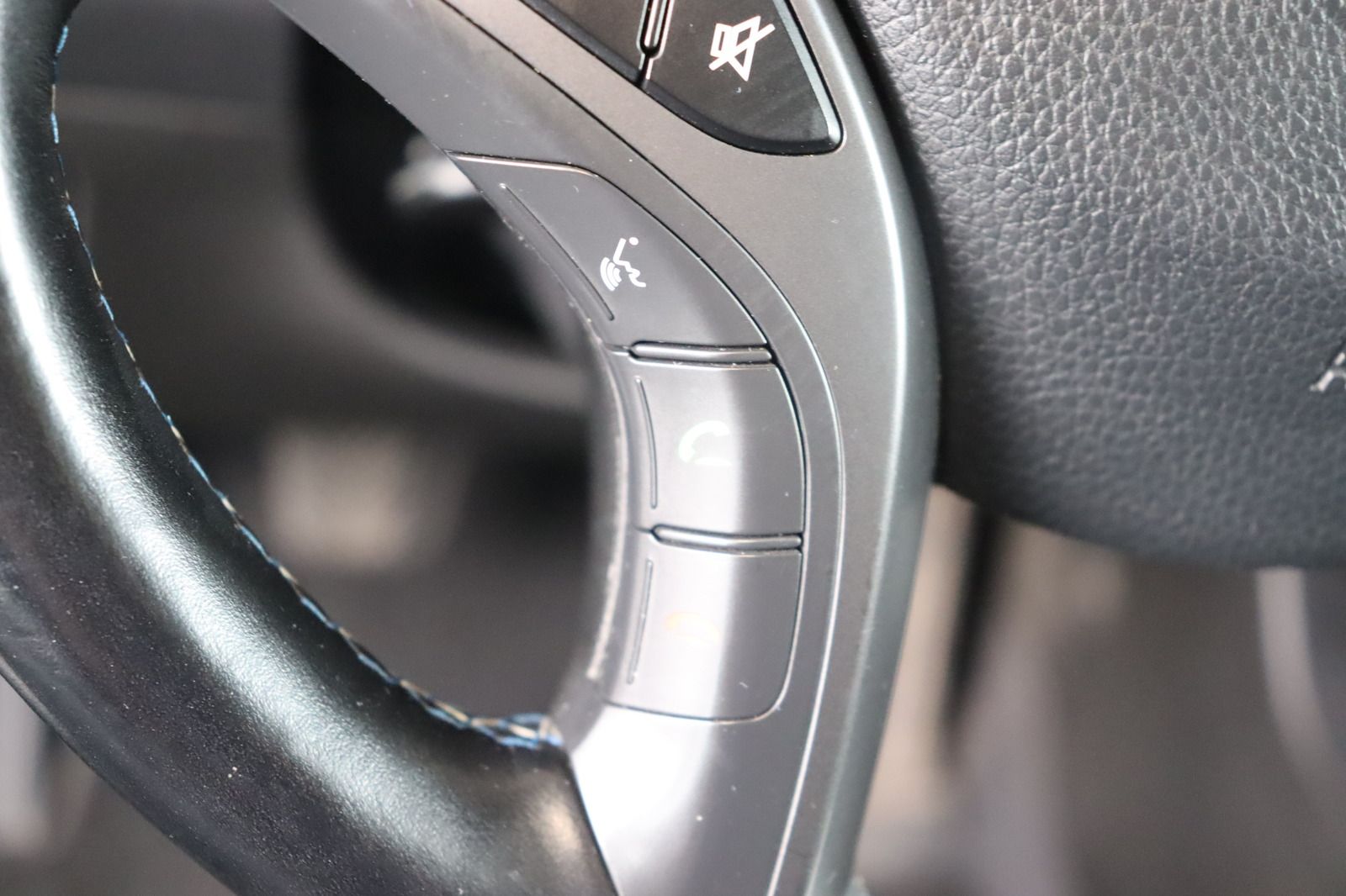 Fahrzeugabbildung Hyundai i30 Passion * Navi * RFK * Lenkradhzg.