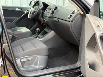 Volkswagen Tiguan - 12